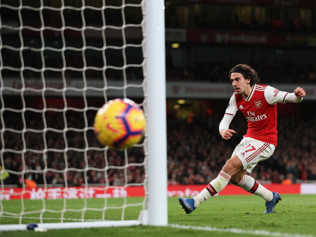 转会市场中 转会市场中